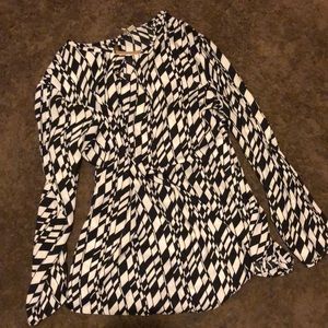 Women’s shirt long sleeve size 18/20 polyester